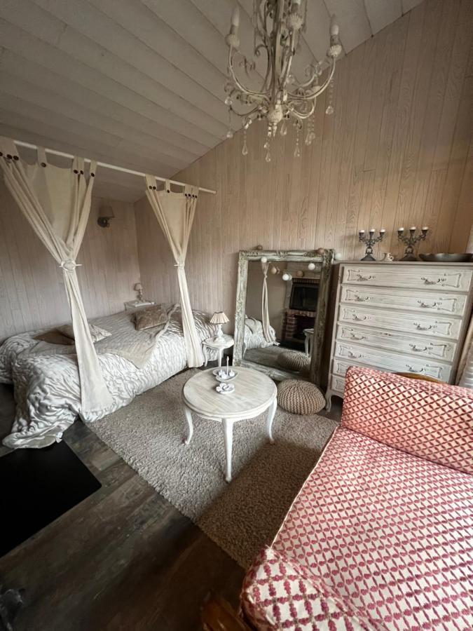 La Maisonnette De Cancan Mont-près-Chambord Екстериор снимка